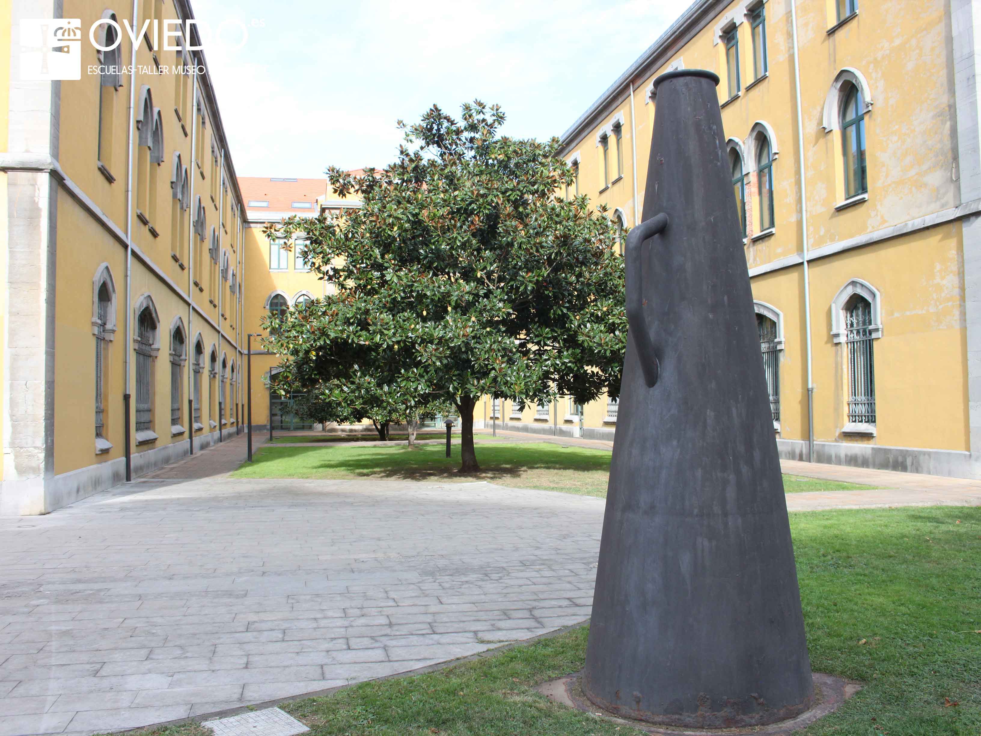 escultura completa megafono